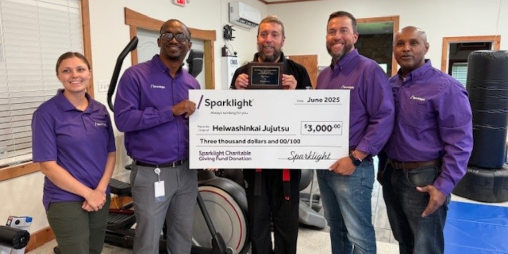 sparklightcares's tweet image. We’re proud to support Heiwashinkai Jujutsu in Vancleave with a $3,000 grant to help fund rehab equipment for students with disabilities. They’re building strength, confidence, and community one class at a time.
Learn more: sparklight.com/charitablegivi…
#SparklightCares #VancleaveMS
