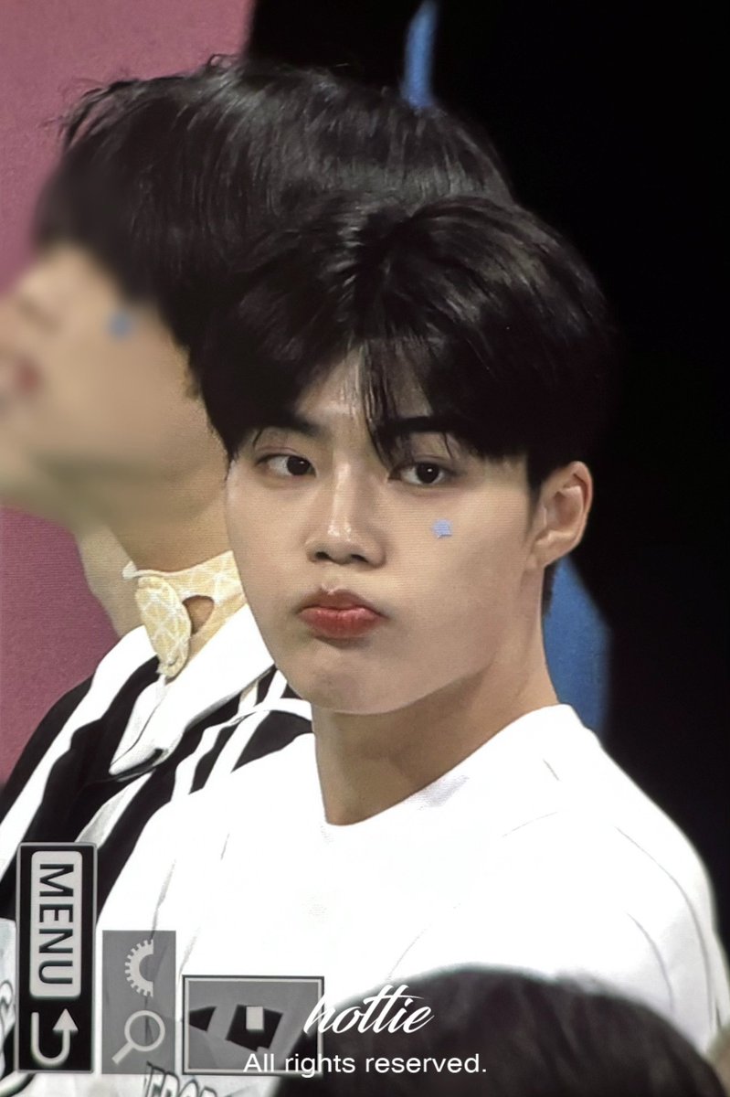 250825 pre.

뀨...

#박건욱 #PARKGUNWOOK #朴乾旭 #ZB1 #ZEROBASEONE #제로베이스원 #パクゴヌク