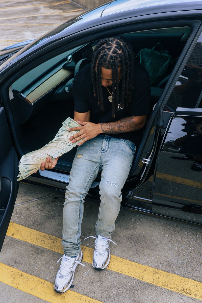 You Either With Me Or Against Me👁️‍🗨️.