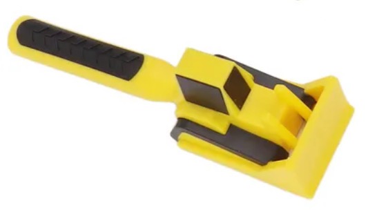 reyy_sunshine's tweet photo. @peltisan hear me out guys

 (it was in a kids utensil set to push food onto the fork is that not awesome) https://t.co/nsSbfDGGup