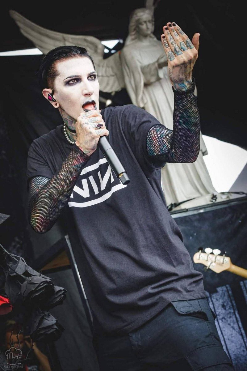 This man 😍 💜🎃🖤 #ChrisMotionless #MotionlessInWhite