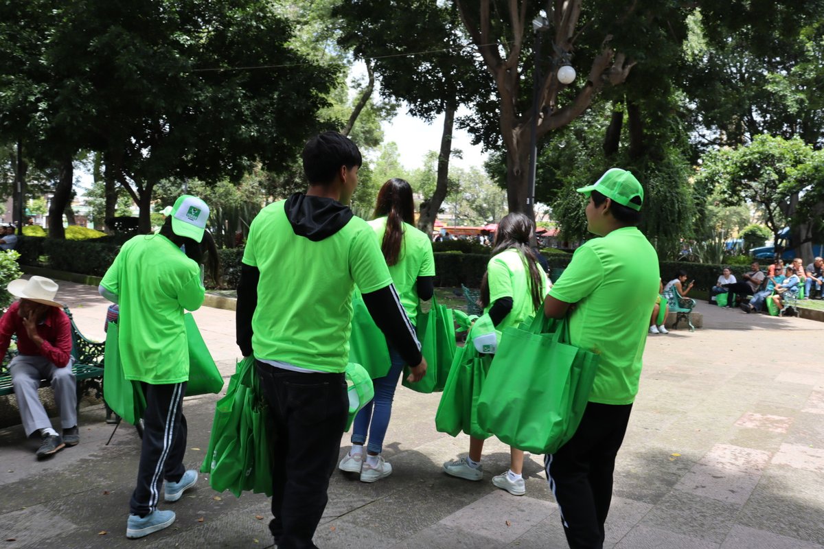 Sin duda alguna en equipo, voluntad y entusiasmo, se hacen grandes cosas! 👊💚 Hoy nos sumamos a la campaña de #CeroPlastico en #SanPedroCholula además donamos pinitos 🌳con los <a href="/JovenesVerdes_P/">Jóvenes Verdes Puebla</a>.

Por qué los jóvenes son movimiento, cambio y sobretodo de corazón #Verde.💚🫶