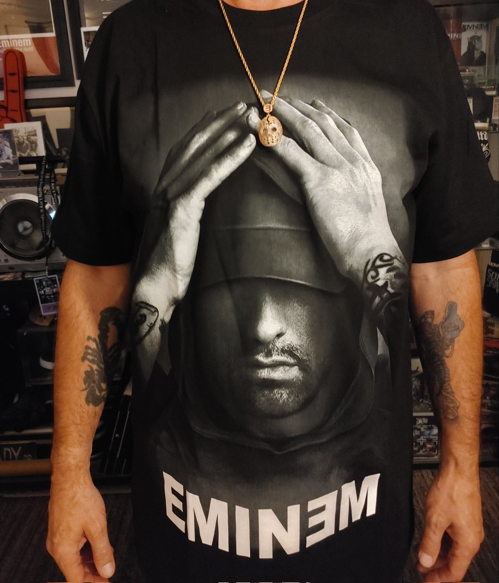 NumbrOneSTAN's tweet photo. @Eminem @rosenberg I never buy unofficial merch but this shirt is 🔥🔥🔥🔥 #SHADY4LIFE #DEATHISJUSTTHEBEGINNING #D124Life #DertyHead4Life #BigProofForever #FBTStudios #DetroitLegends #DearSlim #Stans #Stan4Life https://t.co/LY2eKMORex