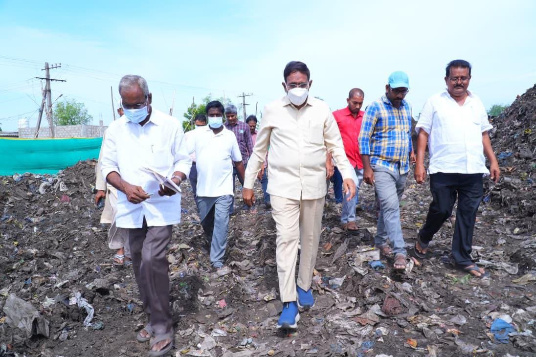 MissionAndhra's tweet image. Andhra Pradesh is on a mission to remove 8.5 million tons of garbage by October 2
•7.2 million tons already cleared
•1.3 million tons in progress
•In Machilipatnam: 42,000 tons identified
•19,000 tons already removed

#AndhraPradesh #Machilipatnam #SwachhAndhra