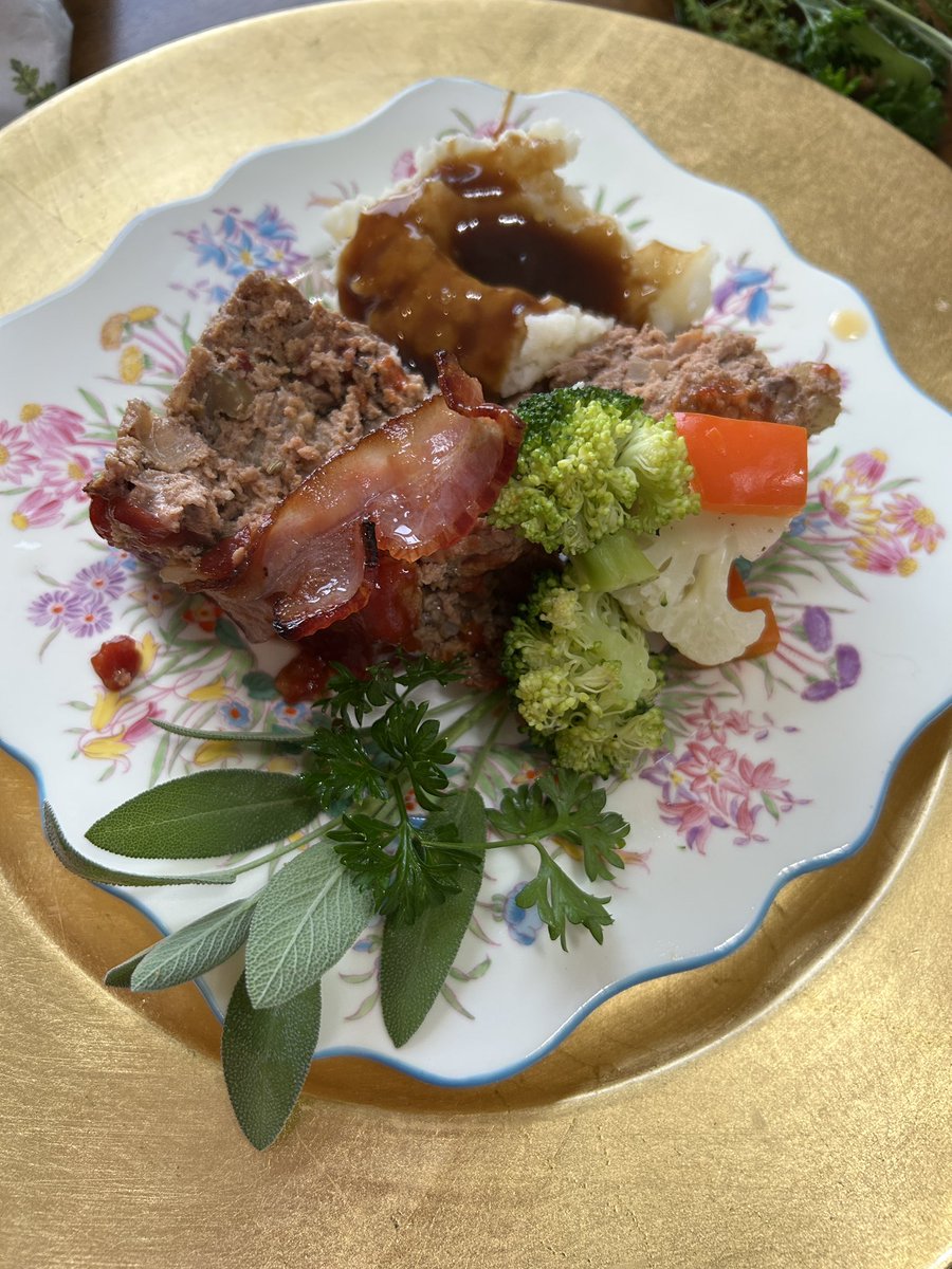 FoodStringer's tweet image. Sherry Meatloaf for this chilly, rainy Sunday!