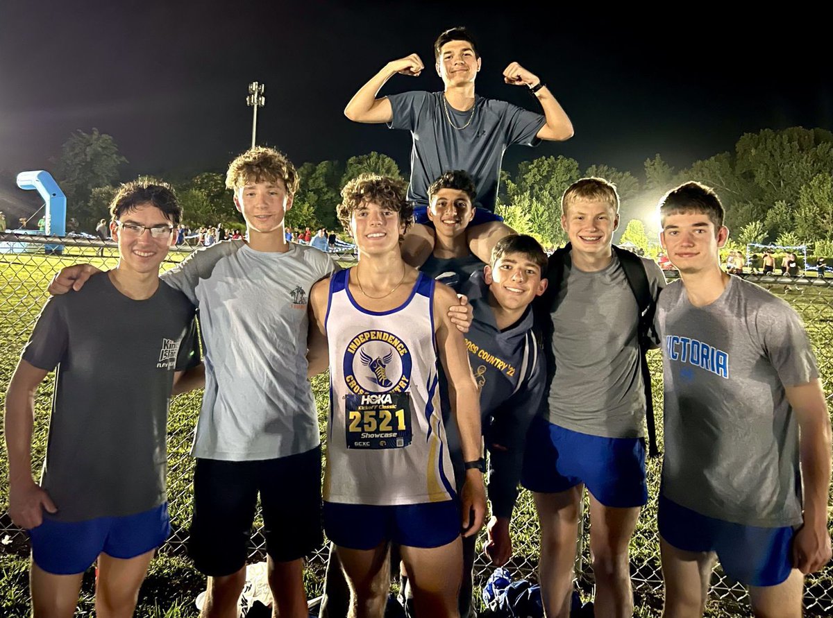 Independen67123's tweet image. Congratulations to the HS boys team for placing 11th in their division at the Hoka Painesville Riverside Night Invitational. 

Mitchell Creel lead the team in a 3rd place finish, with a time of 17:16.