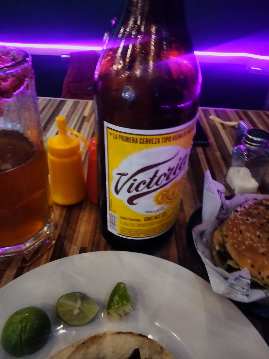 Ya que nos dejaron plantados aquí en plaza gastronómica Tizayuca