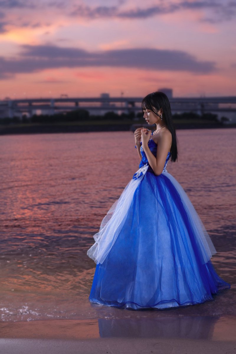 闇の王展も無事に終了して
作品を少し説明させてください。

今回の闇は
(プライベートで起こった事を作品にしています。)

近い未来、結婚という幸せが
あるはずなのに

見えなくなっていき

不安、不信、疑心暗鬼

だけが積もっていき
先が見えなく闇に堕ちていく中

信用しよう、希望がある