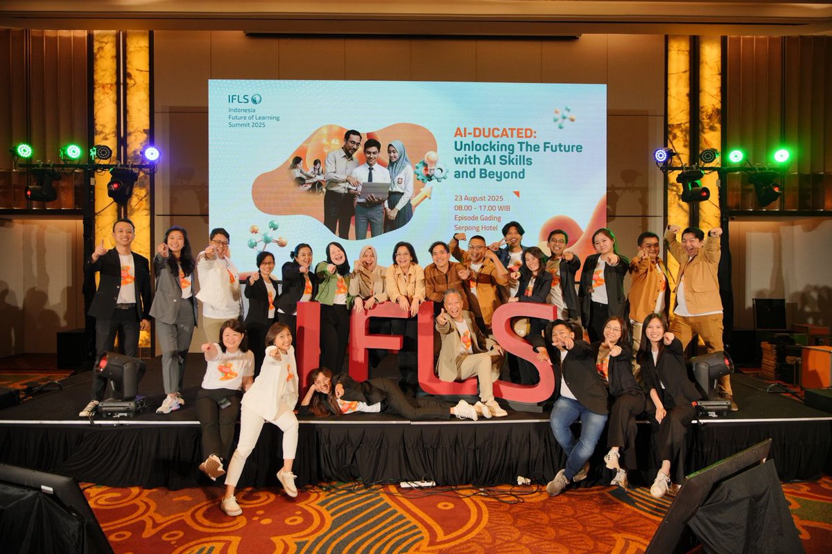 ✨ Ada momen ketika kita bukan hanya menyaksikan masa depan, tapi ikut menyuarakannya 📣.

Dan hari itu, kita semua menjadi bagian dari bab awalnya. 🚀

@indonesiafutureoflearning #ifls25