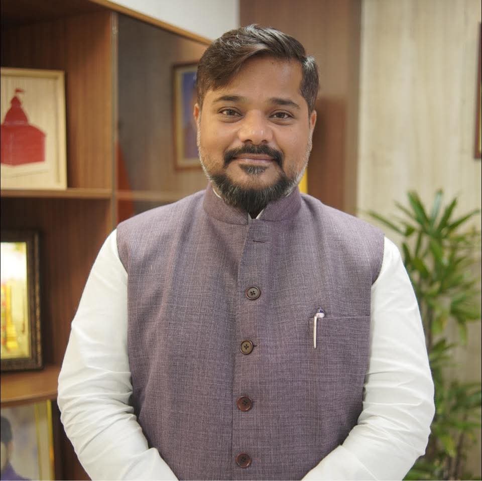 sarujdeb's tweet photo. রাজ্যের মাননীয় পরিবহন এবং পর্যটন মন্ত্রী শ্রী @SushantaBJP মহোদয়কে জানাই শুভ জন্মদিনের আন্তরিক শুভেচ্ছা ও অভিনন্দন I
মাতা ত্রিপুরা সুন্দরীর নিকট আপনার সুস্বাস্থ্য ও দীর্ঘায়ু কামনা করি । https://t.co/CDfE1V2iHz