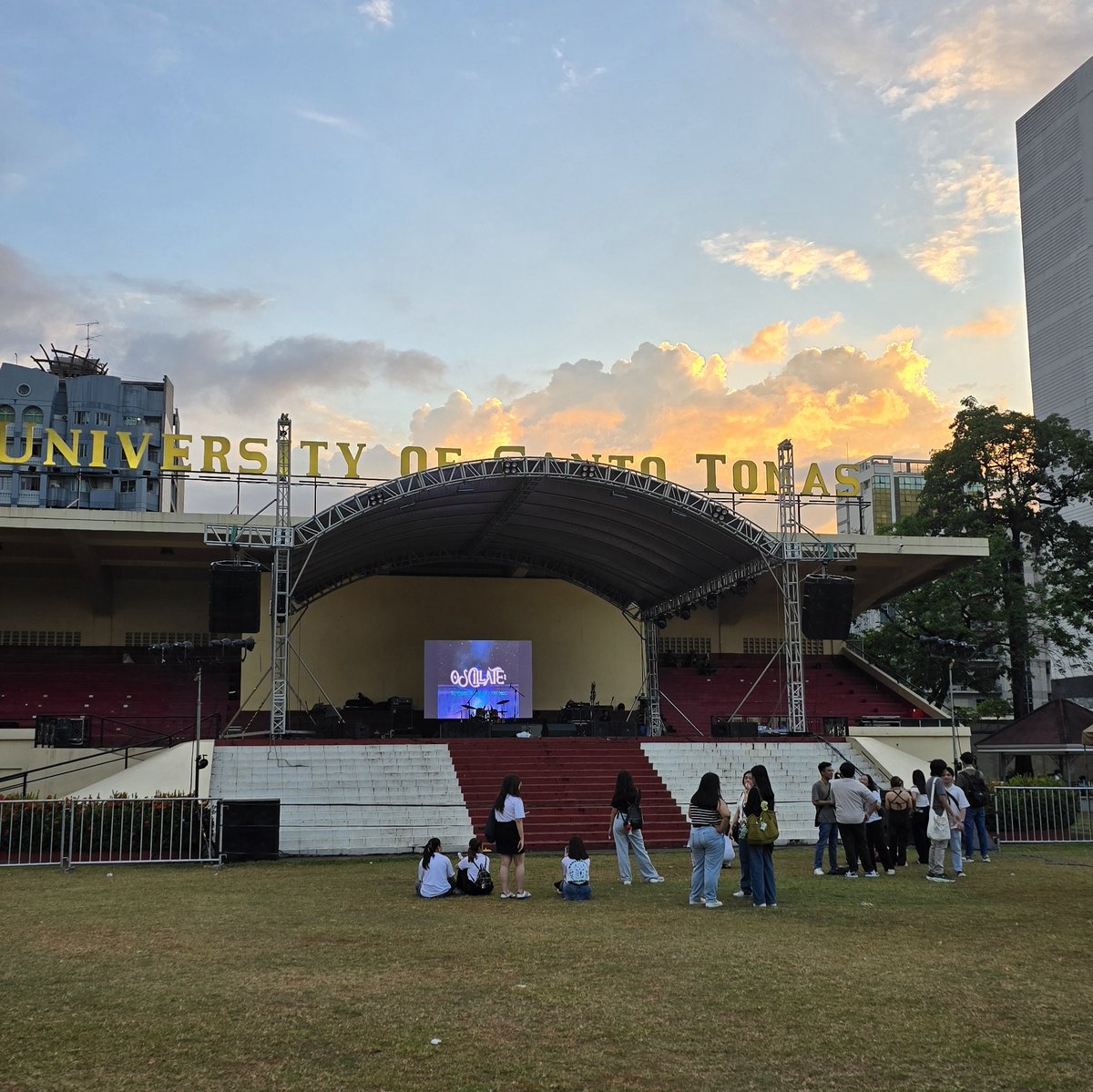 new school year means new moots ( ﾉ^ω^)ﾉ

 — hello its kaela !

ᝰ '05 | libra | infp-t
ᝰ 2nd year bs psych 
ᝰ likes: matcha, books, kdrama, journaling, photography, popmarts

♡ or ↻ = moots :)

#studytwt #collegetwt #lifetwt #archivetwt #filmtwt #booktwt