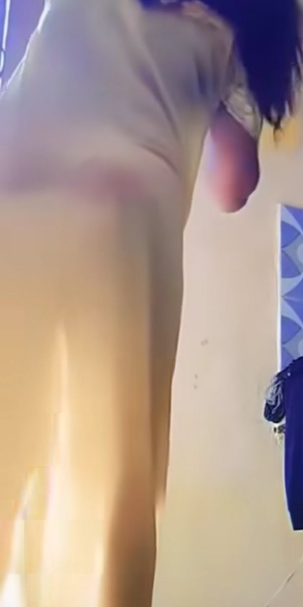 முடியெல்லாம்
அலைஞ்சி சிக்கு
பண்ணிட்டார்
எடுக்கவே எவ்ளோ
நேரமாகுது🔥