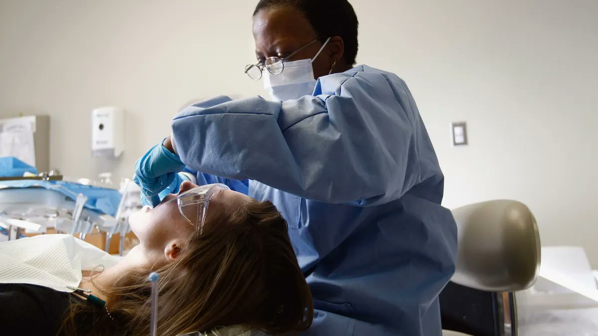 DTResearch's tweet image. Guiding #AI for community care: a new partnership is setting standards to help safety-net health providers adopt AI with confidence. 
healthcaredive.com/news/chai-nach…
#HealthAI #TechAccess #MedicalTech