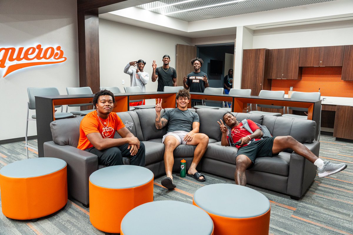 UTRGV Football tweet media