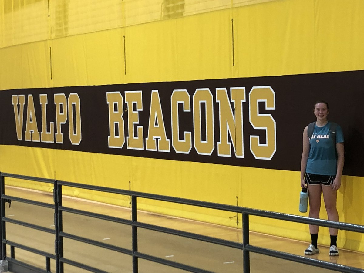 Had a great elite camp today at Valparaiso! Thank you <a href="/boyd_courtney/">Courtney Boyd</a> and staff for having me! Good luck this season and I hope to make it to a game!
<a href="/ValpoWBB/">Valpo Women’s Basketball</a>