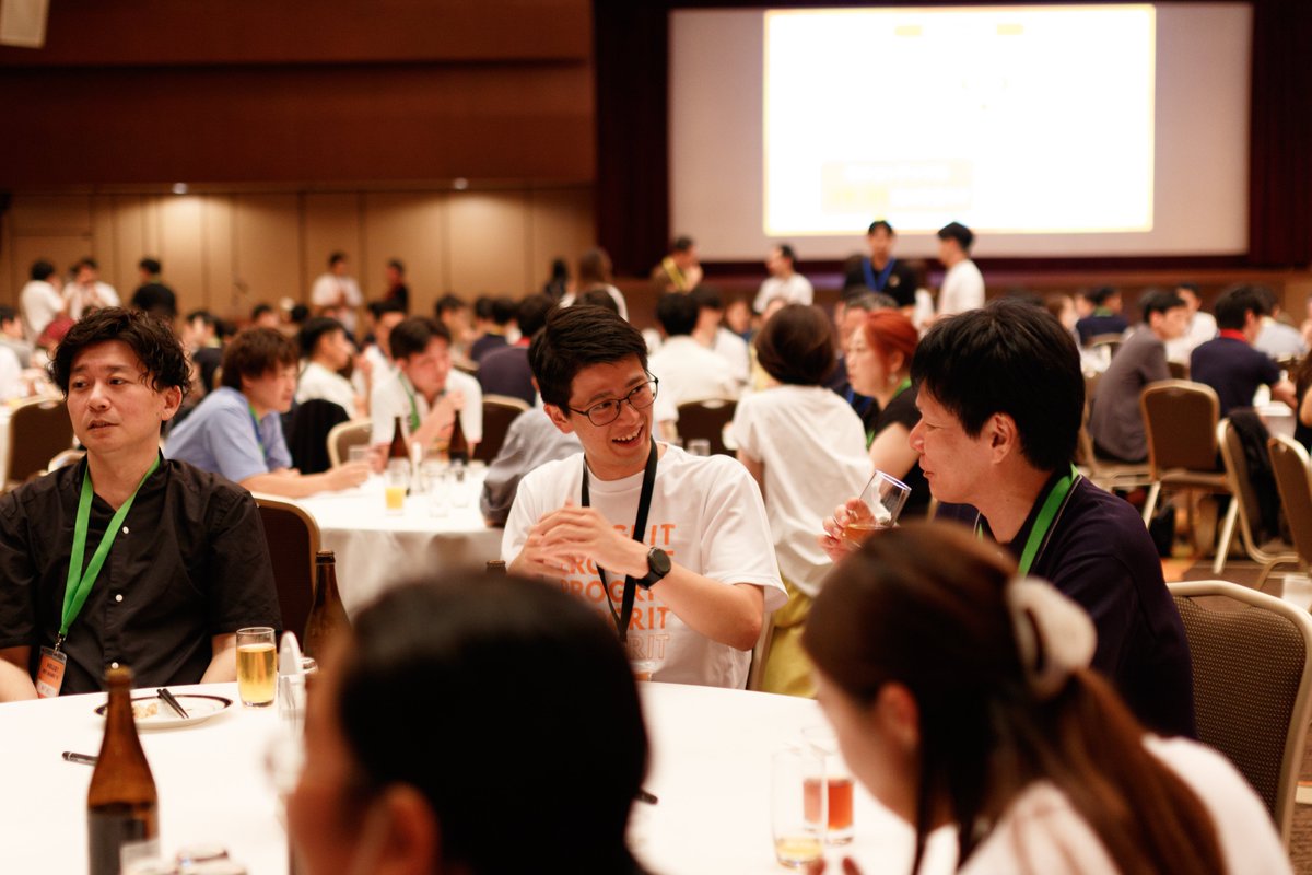 PROGRIT's tweet image. 【プログリット感謝祭2025 開催🎉】
8/23(土)、約200名の受講生・卒業生の皆様にご参加いただき、感謝の気持ちを込めた特別なイベントを開催いたしました！

担当コンサルタントとの再会や、お客様同士のつながりなど、たくさんの出会いと交流が生まれた一日となりました✨

受講生の乾様による「HERO…