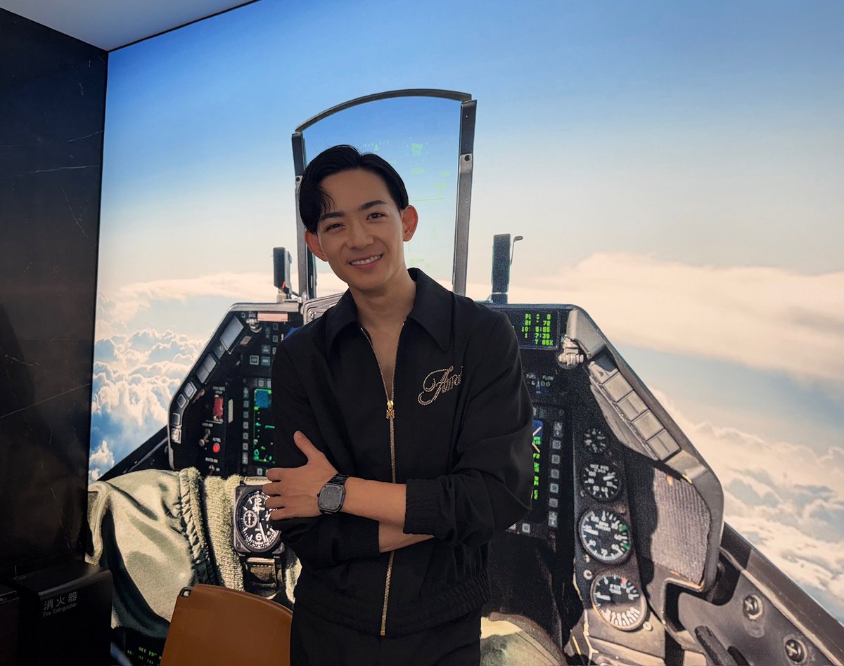 📚お知らせ 8/25(本日)発売 「Safari」 ぜひご覧くださいませ～！ #PR