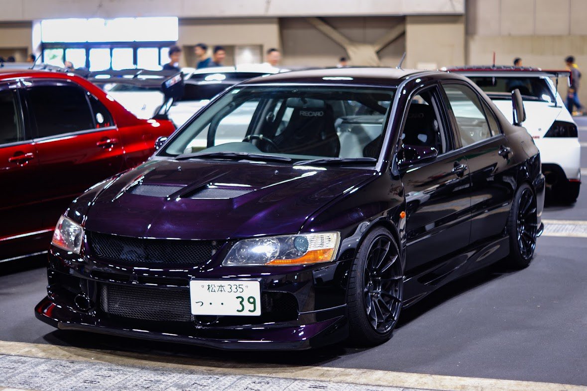 #格好良い三菱ランサーの画像を無言で貼る