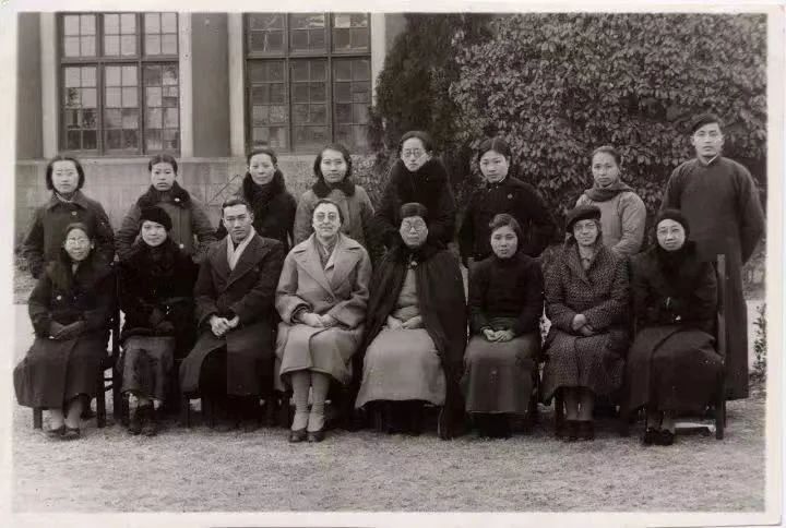 Did You Know This American Heroine Saved 10,000 Lives in Nanjing? 

China will never forget those who helped us in hard times. 

During the Nanjing Massacre (Dec 1937-Jan 1938), American teacher Minnie Vautrin refused to evacuate. Using her U.S. citizenship and incredible