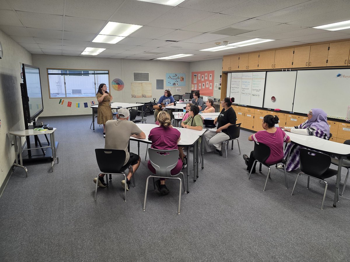eAcademy was bustling for Back to School Night!  Families were locked in attending their students classes, asking good questions and taking in teachers information.  Wonderful start to the year!