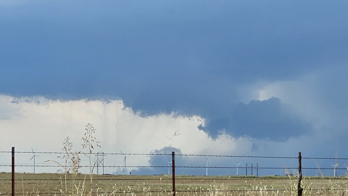 Alex Diaz (@alex__d8) on Twitter photo #supercellsunday near Sweetwater, OK #okwx #wxtwitter #wxX
I promised <a href="/Clint_wx/">Clint Hendricks IV</a> a supercell today on Sunday so he wouldn't get mad... #supercellsunday near Sweetwater, OK #okwx #wxtwitter #wxX
I promised <a href="/Clint_wx/">Clint Hendricks IV</a> a supercell today on Sunday so he wouldn't get mad...