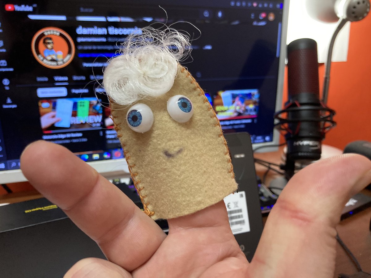 Nuevo video y nos acompaña en el vivo mira quien. El nuevo integrante 
 #podcast <a href="/fabiancbarrio/">🇨🇾 Fabián C. Barrio</a> 
<a href="/realDonaldTrump/">Donald J. Trump</a> 
Hablemos del Poco F7 Pro
youtube.com/live/AjZwZSbNV…