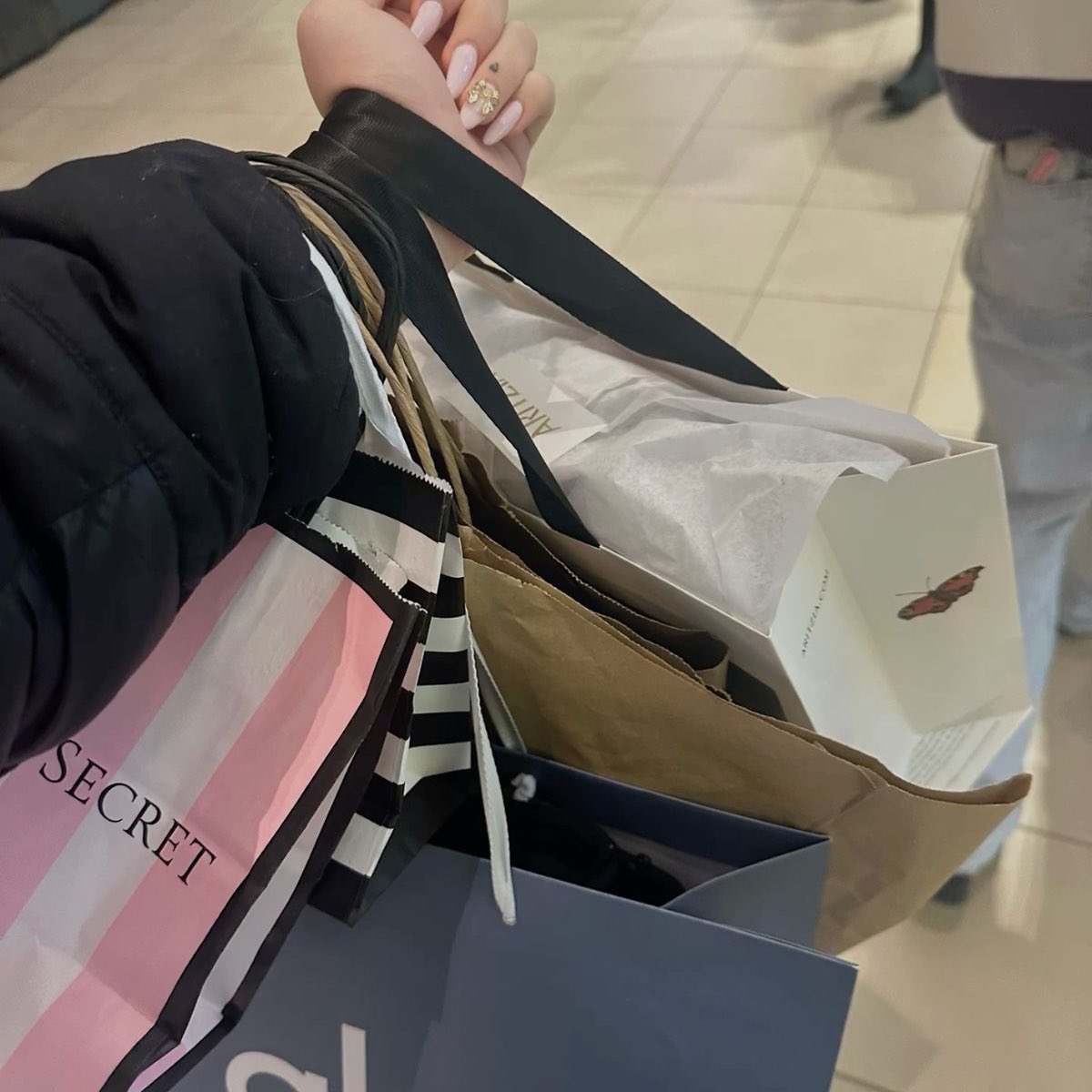 ladyarabellee's tweet image. Let’s Go Shopping Together! 🛍️

𝜗𝜚 An interactive thread 𝜗𝜚