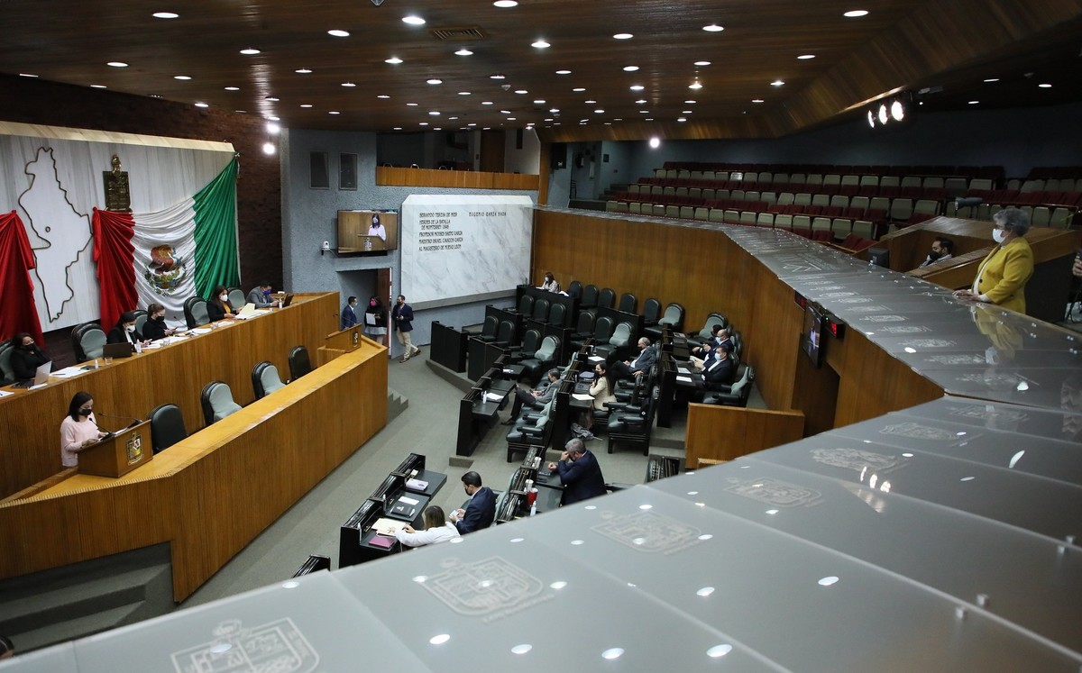 Entrada del congreso del Estado de Nuevo León de la Legislatura  77, mencionando  los 42 diputados, espero les guste e informe 
donfrijol.blogspot.com/2025/08/Congre…