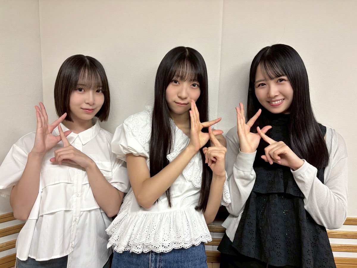 hntzk_46pyo's tweet image. 🩵#日向坂46 #渡辺莉奈 ちゃん着用
💭#日向ひ

┈┈┈┈┈┈┈┈┈

■ idem
アシンメトリーフリルシャツ
¥6,930