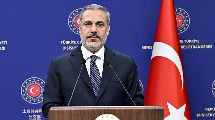 🔴Dışişleri Bakanı Hakan Fidan:

İsrail, barışı değil, Filistinlilerin tamamen bölgeden silinmesini istiyor.

Adım adım Filistin devletinin tanınması geri döndürülemez bir süreç haline geldi. Ancak tanıma kararları yetmez. İsrail'in baskı altına alınması gerekiyor.