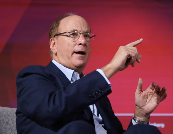 🔵CRYPTOGOOS: Larry Fink di BlackRock: "Il Bitcoin è una protezione contro la svalutazione delle valute"