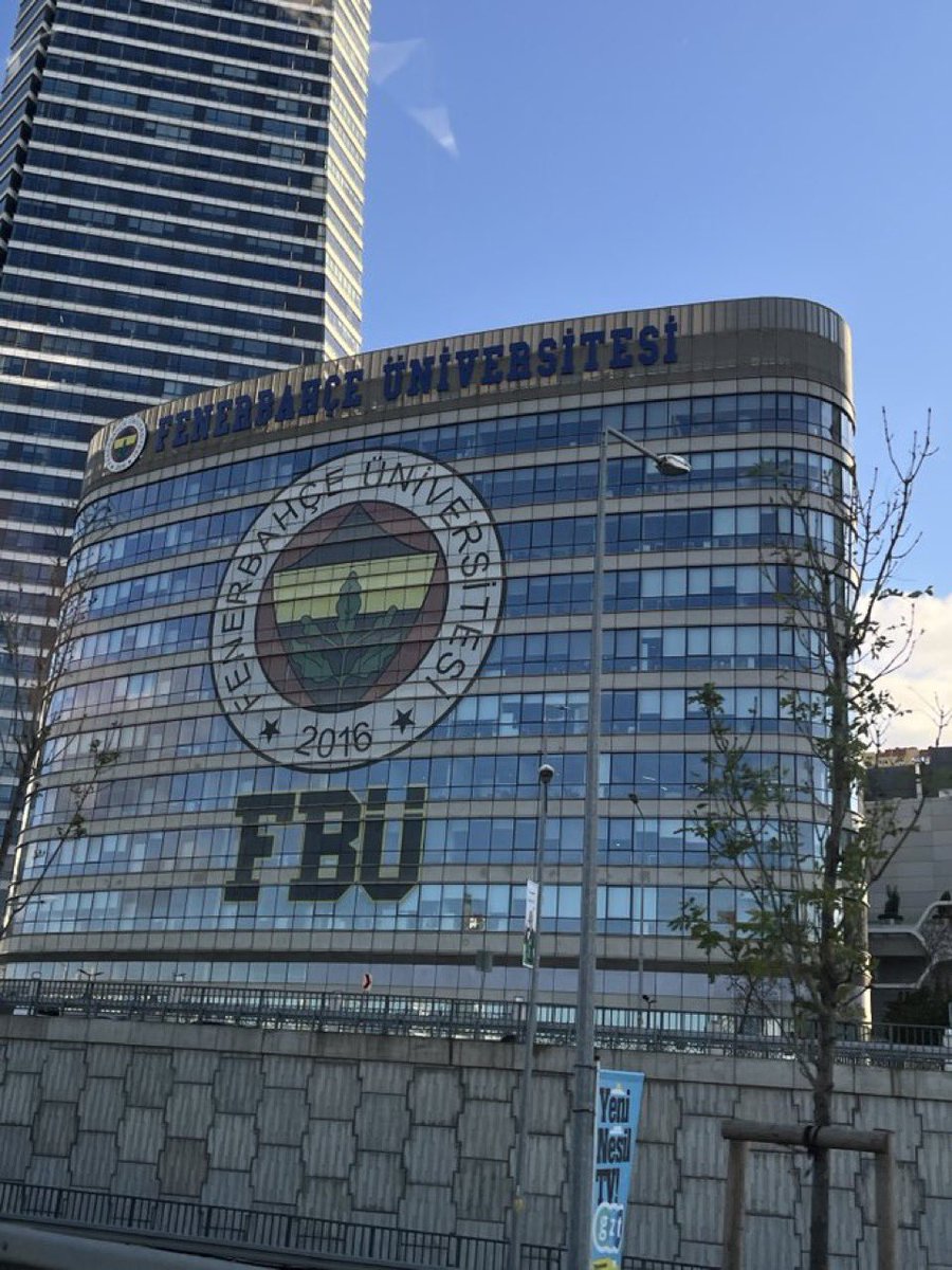 Önünden geçiyordum kayıt yaptırmaya karar verdim.. %100 burslu portekizli hocaların anasını sikme fakültesi