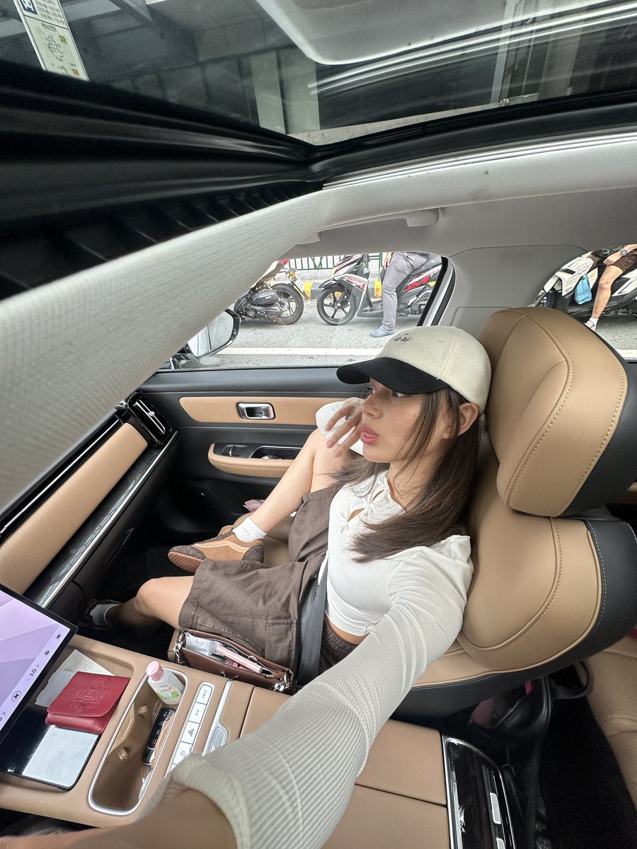 Charlie Fleming tweet media