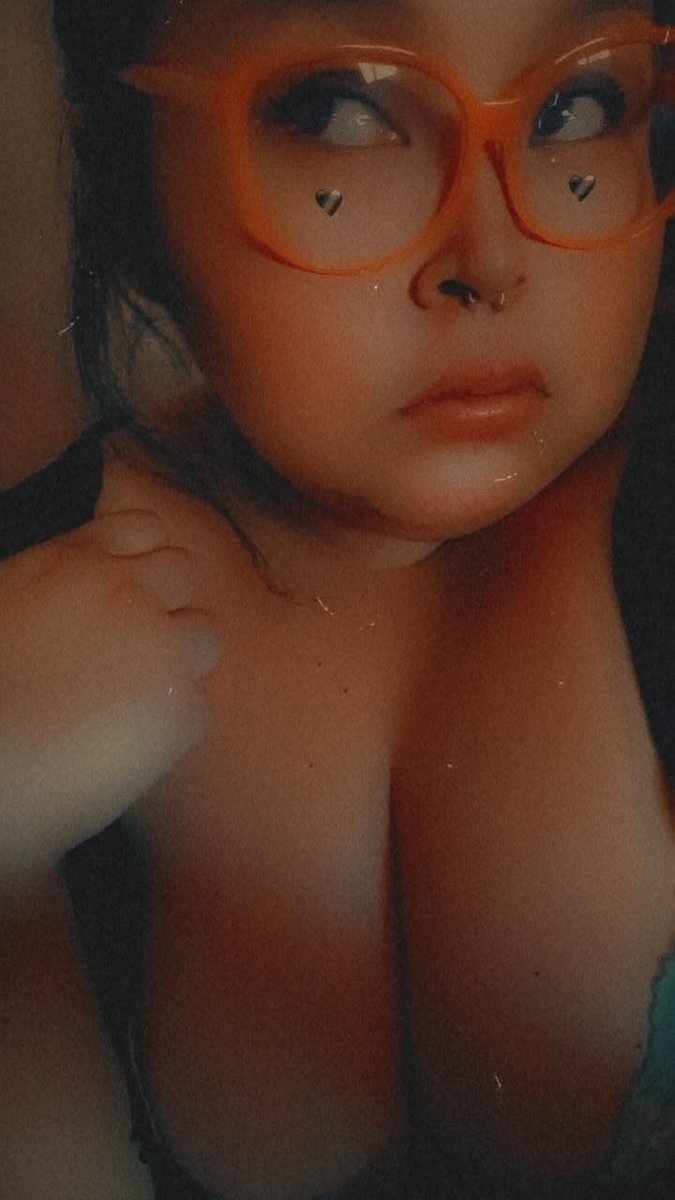 Gooning while wifeyboo is sleeping.... NAUGHTY NAUGHTY😜😜  

😈YOU SHOULD BE SENDING INSTEAD 😈
GET ON IT DUMMY 😝 

Findom Femdom Bratty Princess Native American Latina BBW Goon New Mexico Albuquerque Domme White Boi Beta
