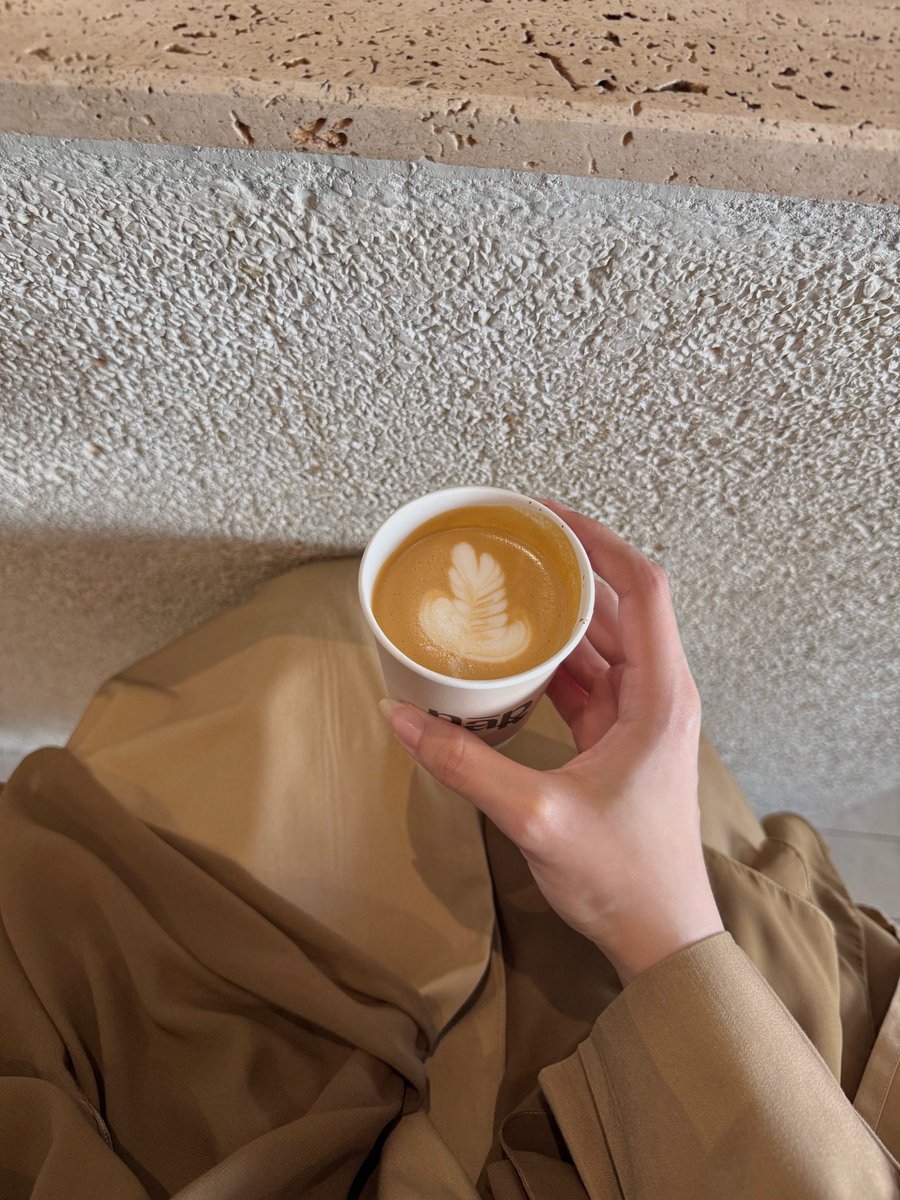 صباح الخير، للحين ماقررت وش بهدي نفسي اللي تستاهل 🥱