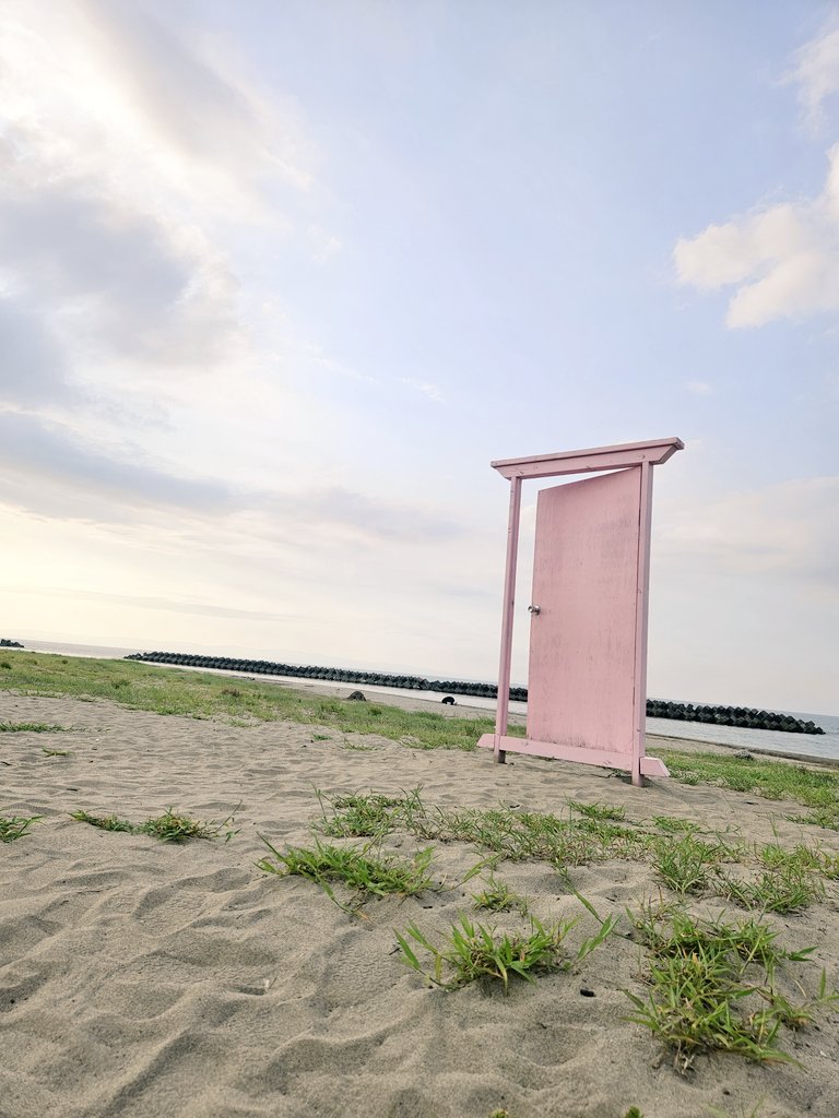 どこでもドアで海来たわ