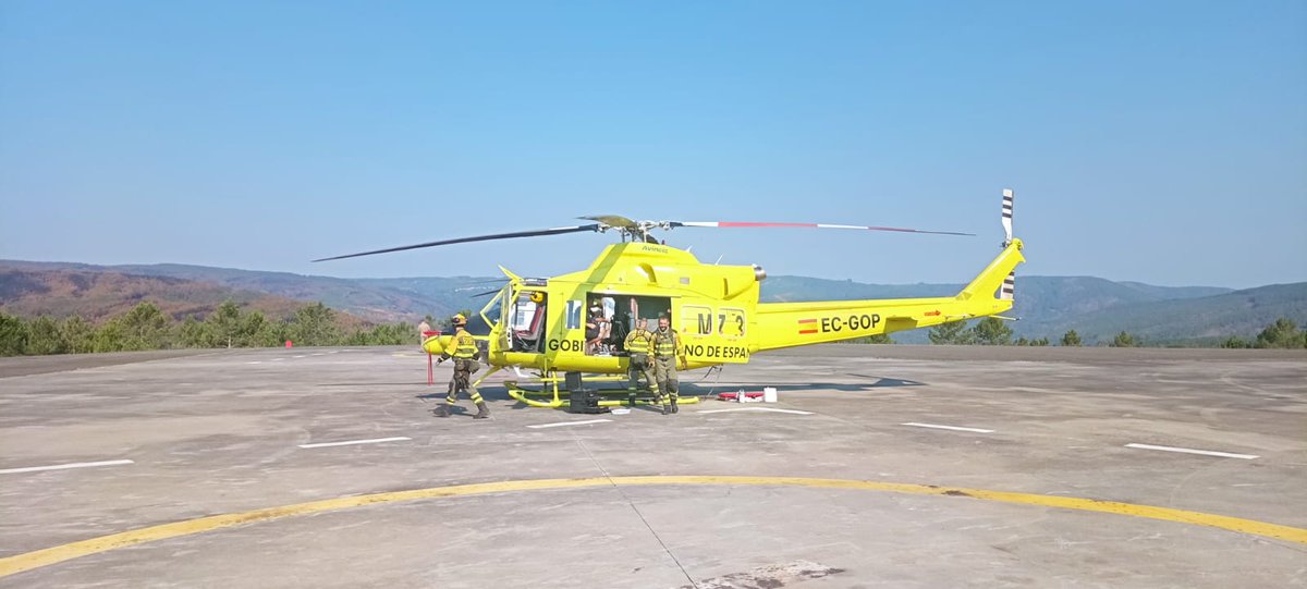 10:46📸 <a href="/BrifLaza/">Diario de un Bombero</a> preparando herramientas y se dispone a embarcar para trabajar en la extinción de #IFNievaAvión #Ourense
