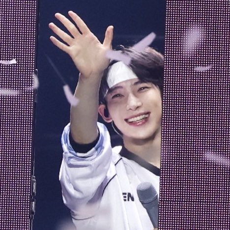 SUNOO IS A REAL LIFE ANGEL FR