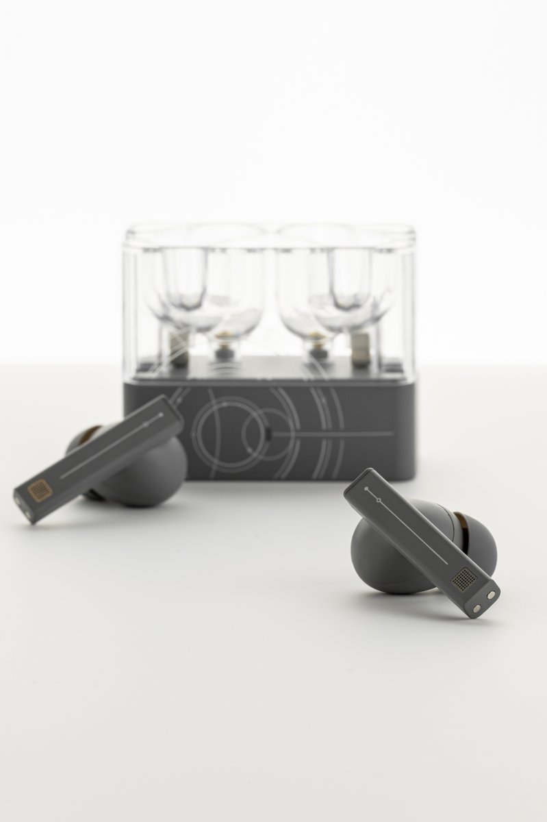 MoondropLab's tweet image. 👋We're excited to unveil the Space Travel 2 Ultra – the next evolution in our Space Travel series, delivering breakthrough performance:

- Patent-pending 13mm annular single-magnetic planar driver
- LDAC high-resolution audio transmission
- Ultra-wide-band ANC
- AI-customized…