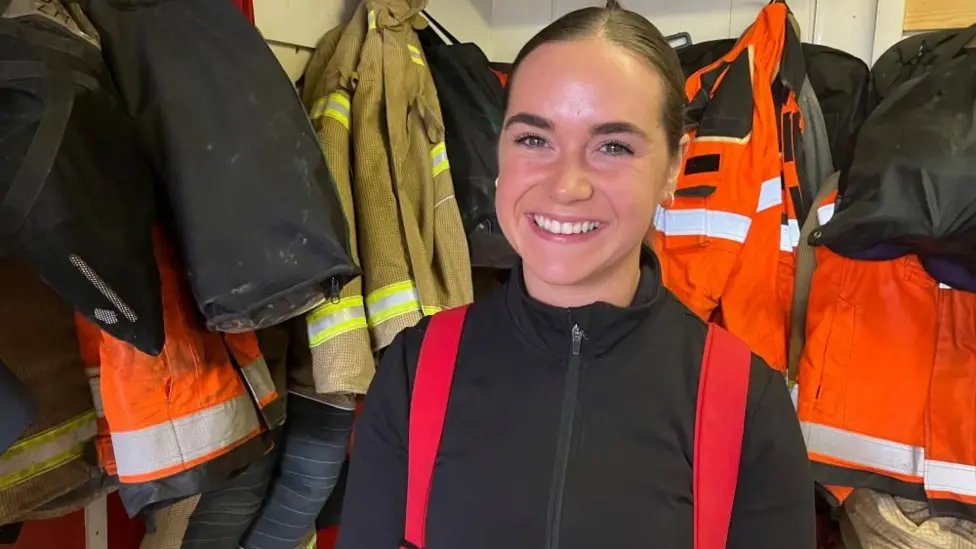 'We're fighting a two-week fire from world's smallest fire station'. At the fire's height on-call crews travelled from as far as 103 miles away to the North York Moors. "We wouldn't have a fire service without them," Area Manager Ben Illsley said.

bbc.co.uk/news/articles/…