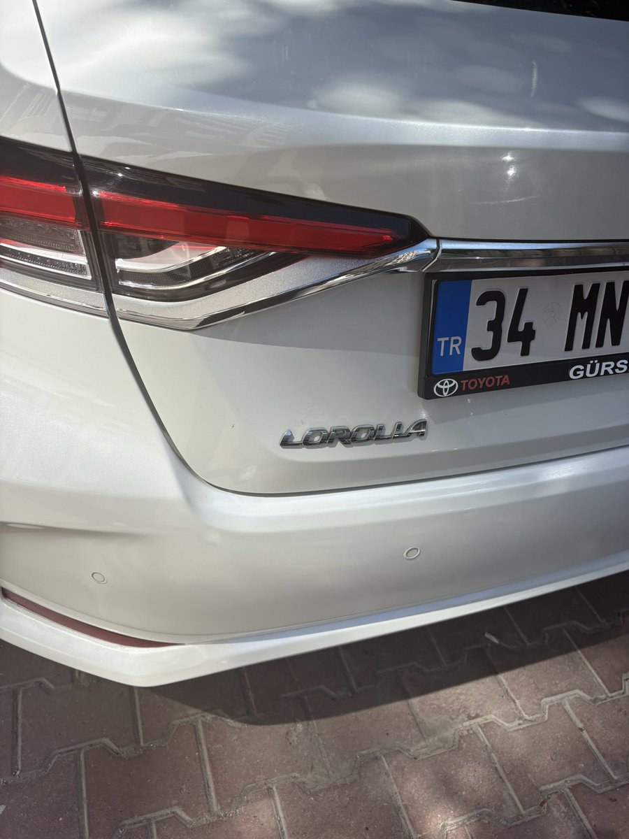 Daha önce toyota LOROLLA  kullanan bar mı arkadaşlar nasıl alınır mı ?