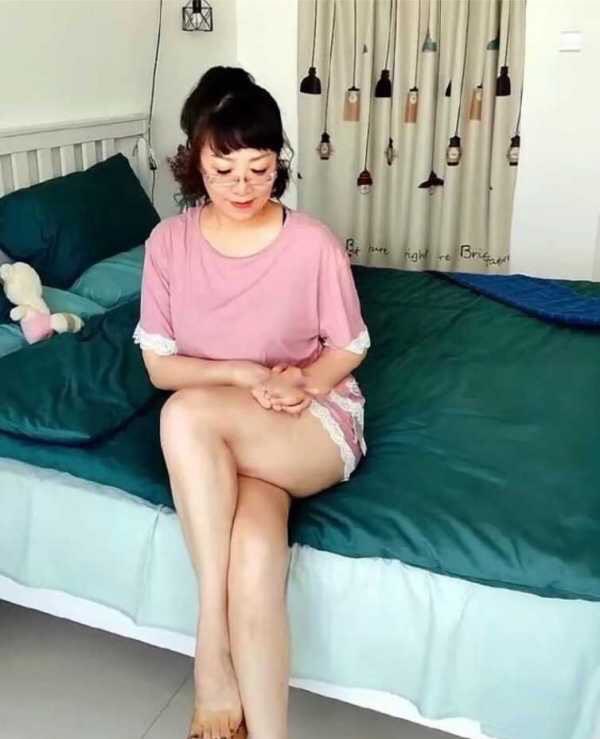 睡衣美徐娘，别有韵味，不要客气

进熟女会员群➡️置顶 https://t.co/AMPWbmsJMz
