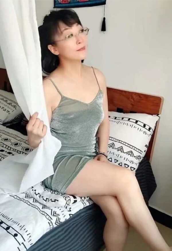 睡衣美徐娘，别有韵味，不要客气

进熟女会员群➡️置顶 https://t.co/AMPWbmsJMz