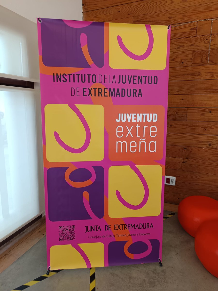 Desde el <a href="/IJExtremadura/">IJEXtremadura</a> hemos recibido el Roll Up, con  nuestro logo.

Nos ha hecho mucha ilusión recibirlo, ya que así podremos lucir al Instituto de la Juventud de Extremadura, tanto en nuestro <a href="/ecjherrera/">ECJHerrera del Duque</a> como en las salidas que hagamos.

<a href="/cultura_EXT/">Cultura, Turismo, Jóvenes y Deportes</a> 
<a href="/Junta_Ex/">Junta de Extremadura</a>