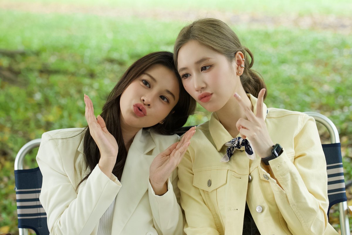 HoldNgran's tweet image. ปิดกล้องแล้ววววว🎉 สำหรับซีรีส์เรื่อง #รับรักออกแบบ
กระซิบบอก...ตุลาคมนี้ ได้ดูแน่!!!

#VelCurveStudio #LoveDesignSeries #เก้าเจนเจนเก้า #KaoJaneJaneKao #friendtf #VelEnt #palmpr #friendpalm