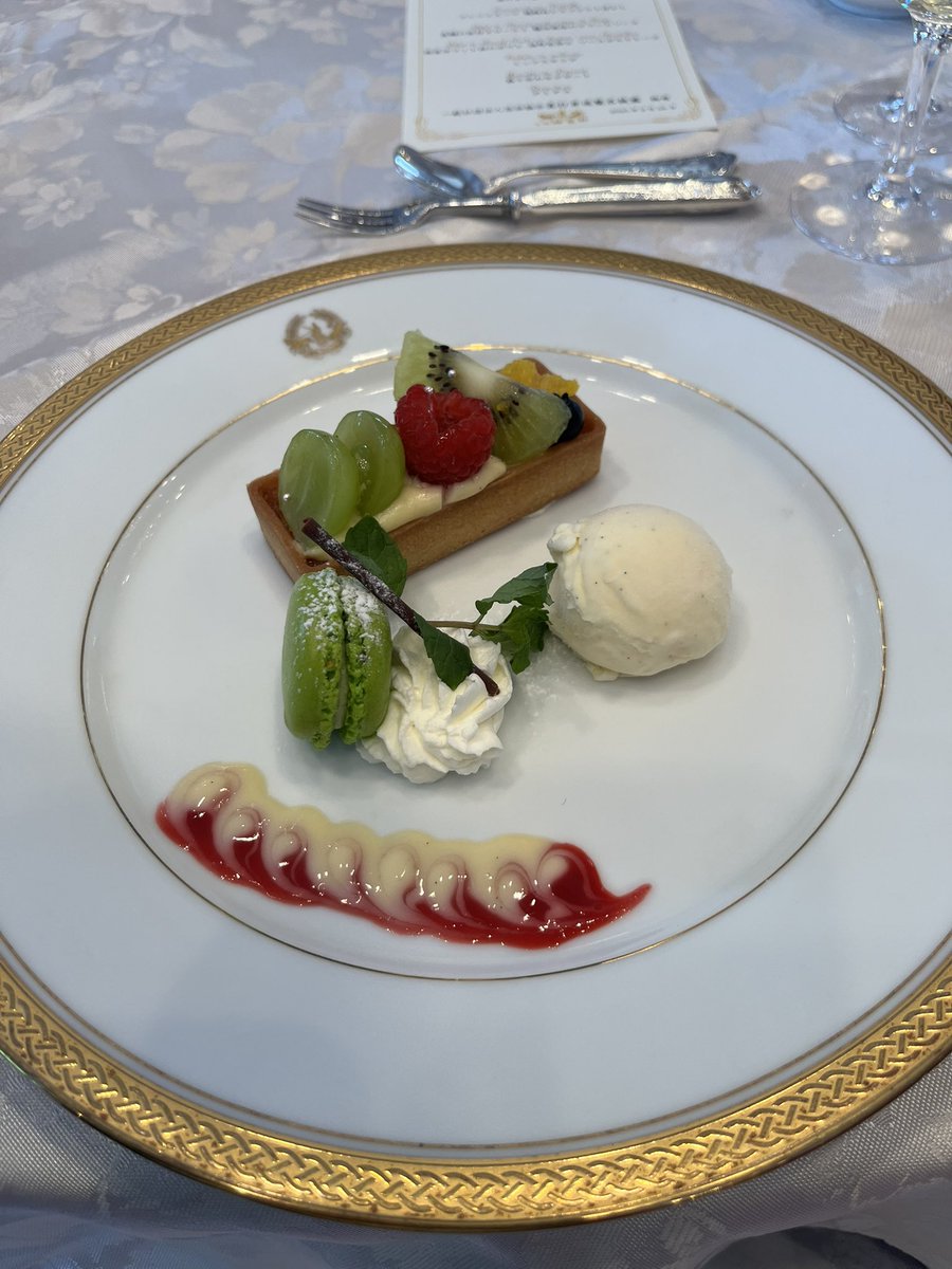 本日は、秋の新真打の合同パーティー㊗️

柳家やなぎ
林家なな子
吉原馬雀
入船亭遊京 改メ　入船亭扇白
金原亭馬久 改メ　六代目　金原亭馬好

以上5名の新真打の皆様、おめでとうございます！✨披露目興行は9/21から始まります。ぜひ、ハレの高座にご来場お願いします！🎉