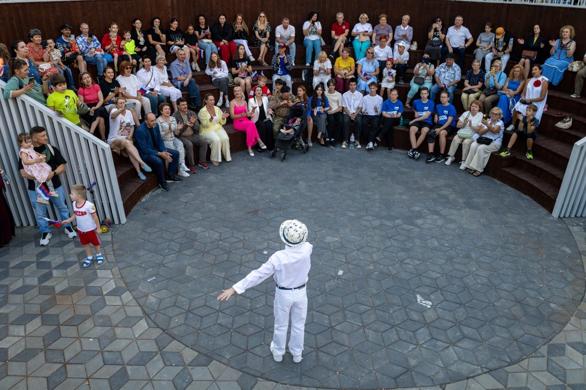 Концерт-фестиваль «Улица» в третий раз собрал сургутян

Сургут вновь стал центром музыкального единения — в Сквере журналиста, напротив Сиа-пресс центра, прошёл третий концерт-фестиваль «Улица», объединивший на одной площадке горожан разных возрастов и по  vk.com/nach_surgut?w=…
