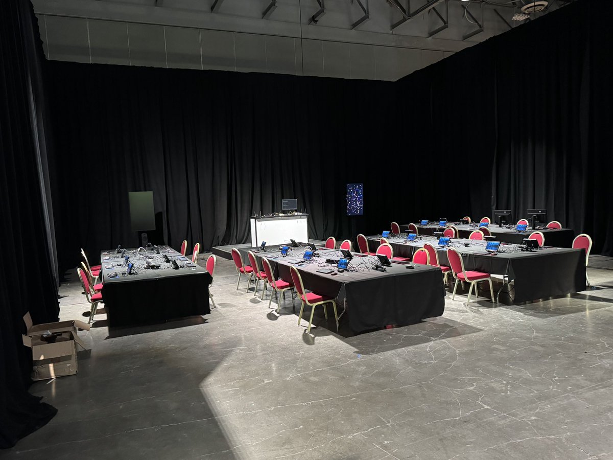 JuliaBKlaus's tweet image. Sneak peek 👀 Thrilled for another week with #vCommunity! #VMTN #vExperts #VMwareExplore