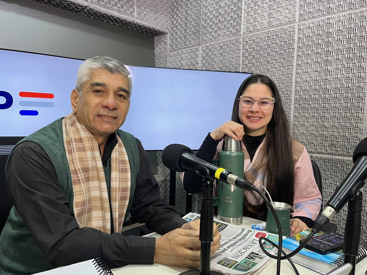 😉 Ya estamos con #DuplexNacional 

🗣️<a href="/jessy_mendoza90/">Jessica Mendoza</a>
🗣️<a href="/RicardoGerman_/">Ricardo Germán</a>

📻 Señal conjunta de #920am y ParaguayTVHD 

😃¡Gracias por acompañarnos! ✨