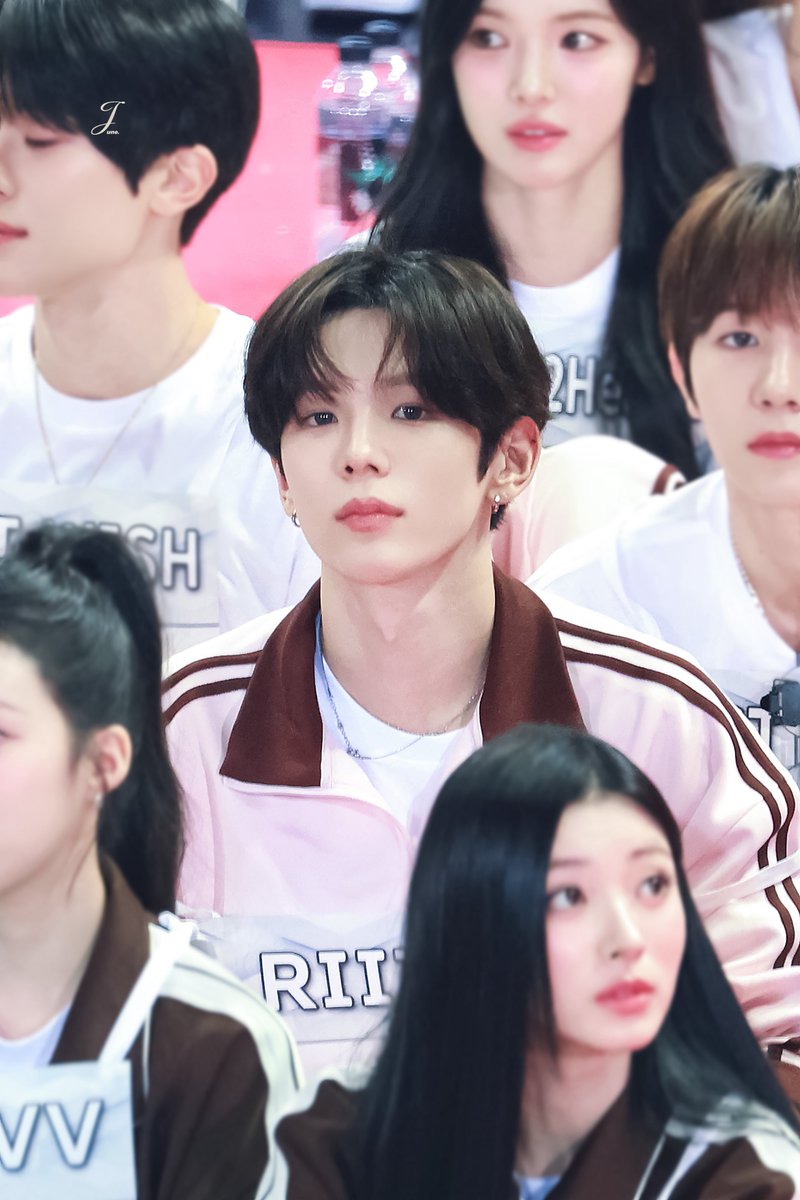 아주 오랫동안 널 기다린듯한 꼭 그런 기분이 들어